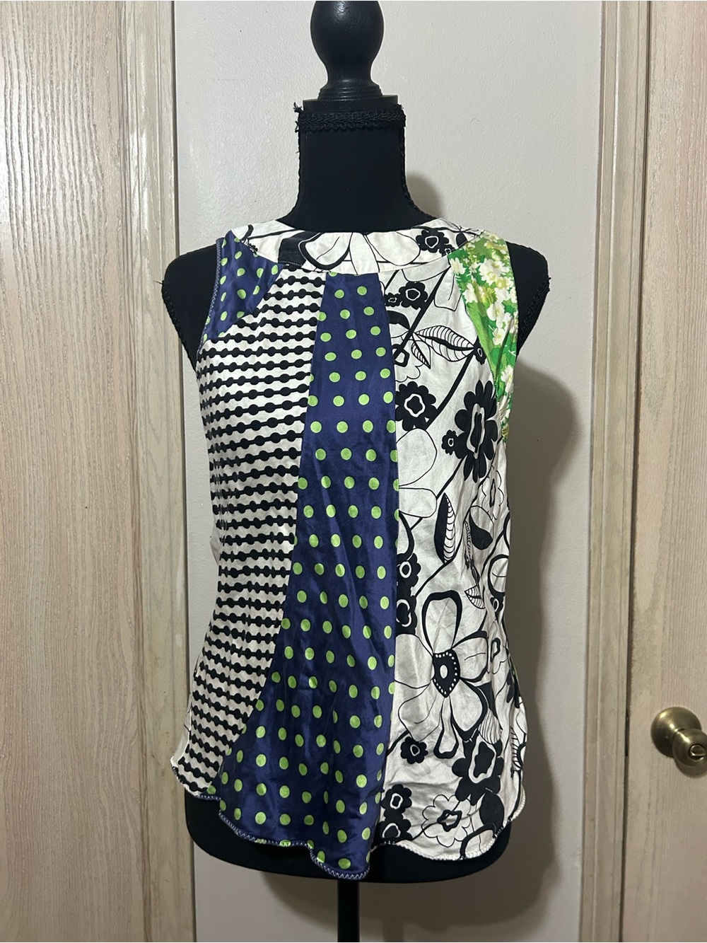 Poleci Sleeveless Mixed-Pattern Top in Navy, Black & Green